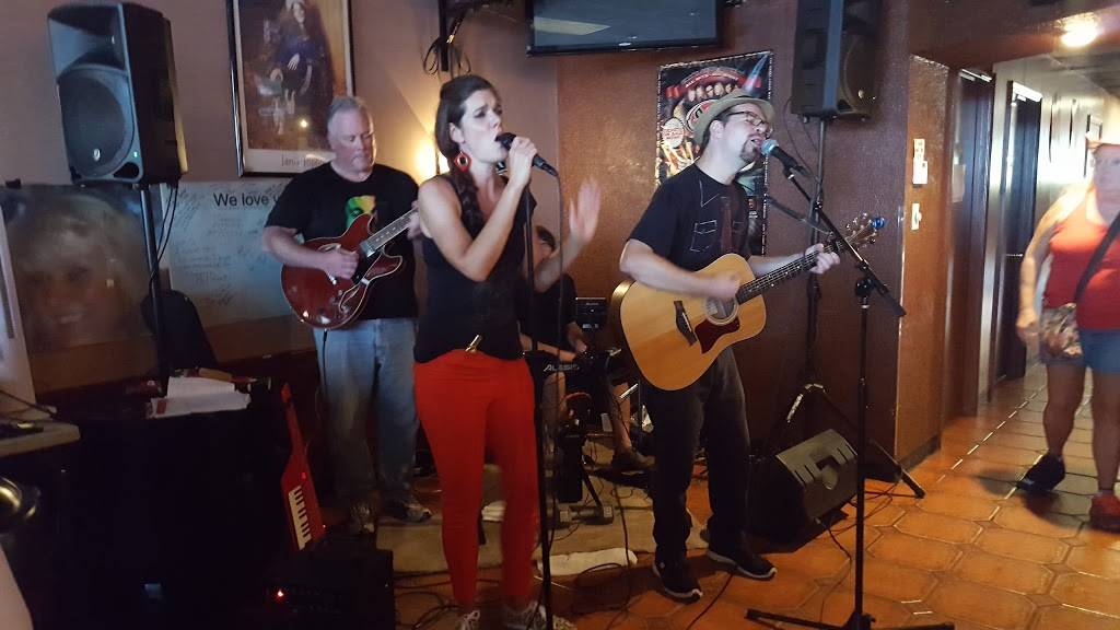 GGz Food & Spirits | restaurant | 645 SE Main St, Simpsonville, SC 29681, USA | 8649674100 OR +1 864-967-4100