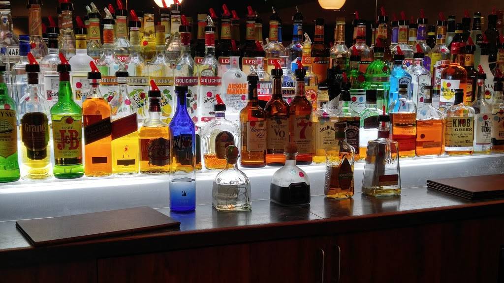 Market Street Bar & Grill | restaurant | 1 Gateway Ctr, Newark, NJ 07102, USA | 9736225000 OR +1 973-622-5000