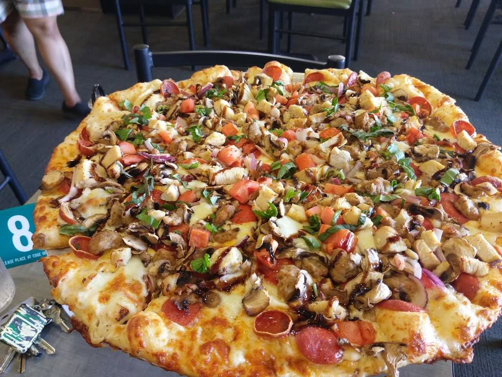Round Table Pizza | meal delivery | 208 N, 12th Ave, Hanford, CA 93230, USA | 5595851406 OR +1 559-585-1406
