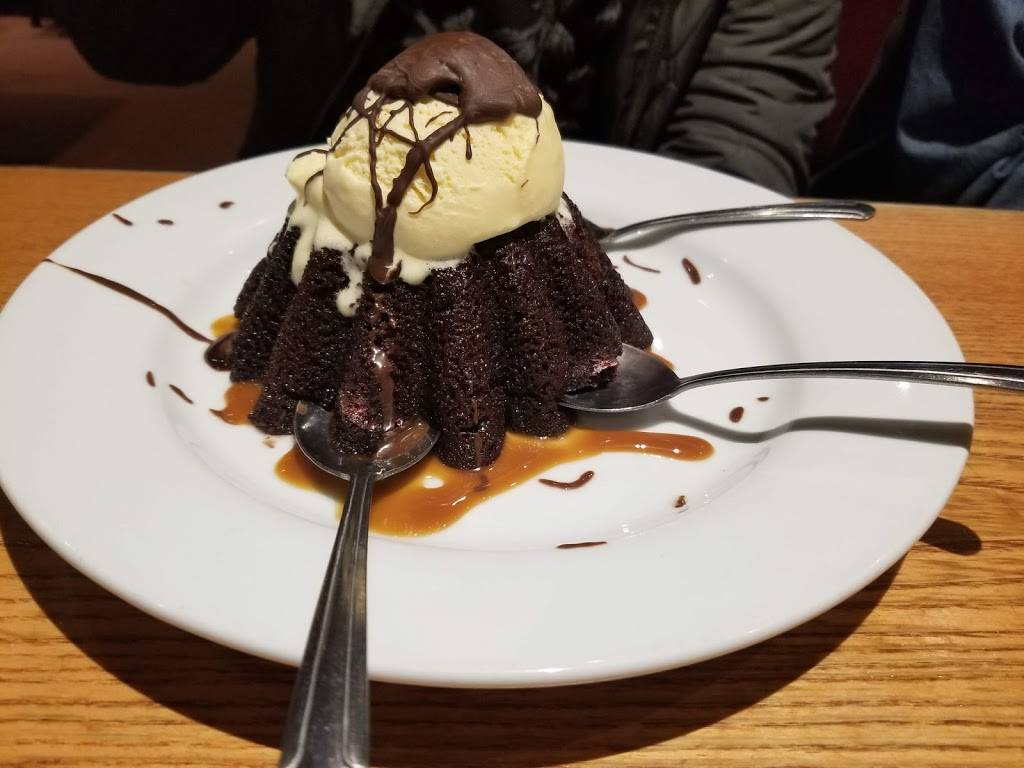 Chilis Grill & Bar | meal takeaway | 11555 Dallas Pkwy, Frisco, TX 75034, USA | 9727129922 OR +1 972-712-9922