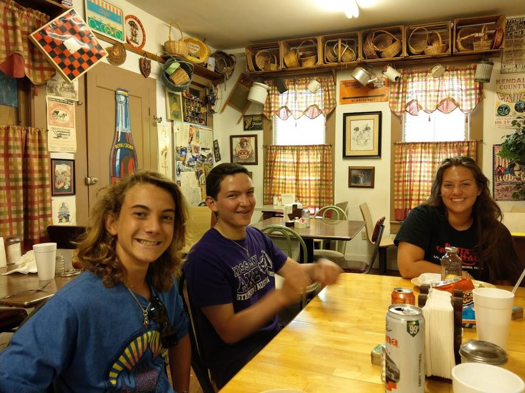 Kendalia General Store | restaurant | 2545 Hwy 473, Kendalia, TX 78027, USA | 8303362450 OR +1 830-336-2450