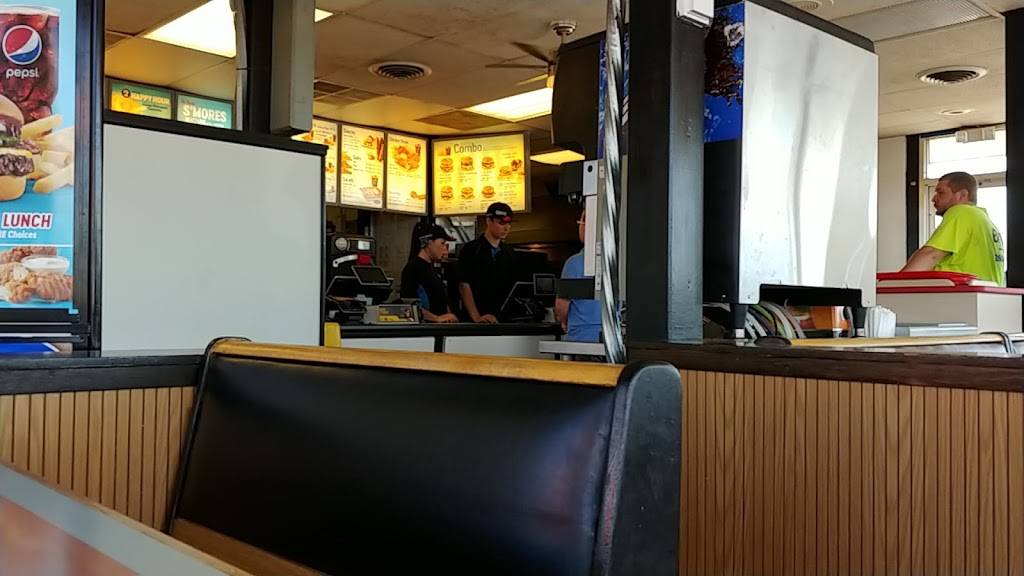 Dairy Queen | restaurant | 1018 W E 7th St, Auburn, IN 46706, USA | 2609251233 OR +1 260-925-1233