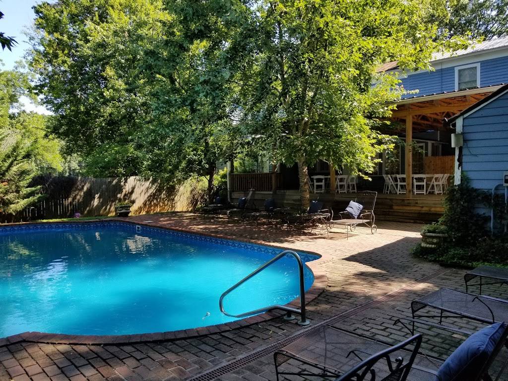 Coopers Landing Inn & Travelers Tavern | restaurant | 801 Virginia Ave, Clarksville, VA 23927, USA | 4343742866 OR +1 434-374-2866