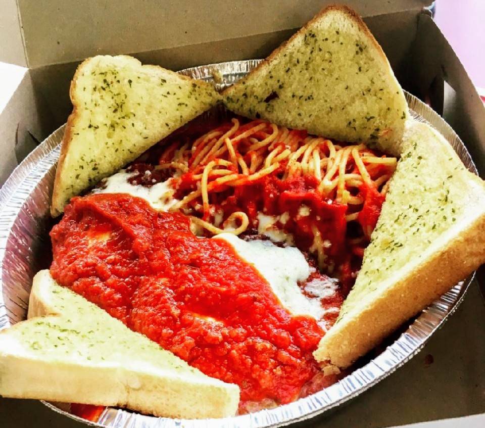 Bulls Eye Pizza | restaurant | 979 Front Rd, Windsor, ON N9J 2A5, Canada | 5197341221 OR +1 519-734-1221