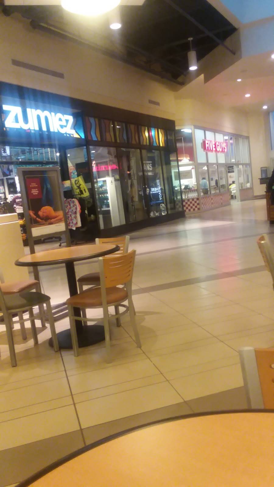 Five Guys | meal takeaway | 95 N Moorland Rd, Brookfield, WI 53005, USA | 2627862580 OR +1 262-786-2580