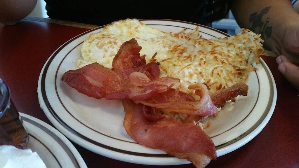 Waffle Barn | restaurant | 1002 Riley St, Folsom, CA 95630, USA | 9168174225 OR +1 916-817-4225