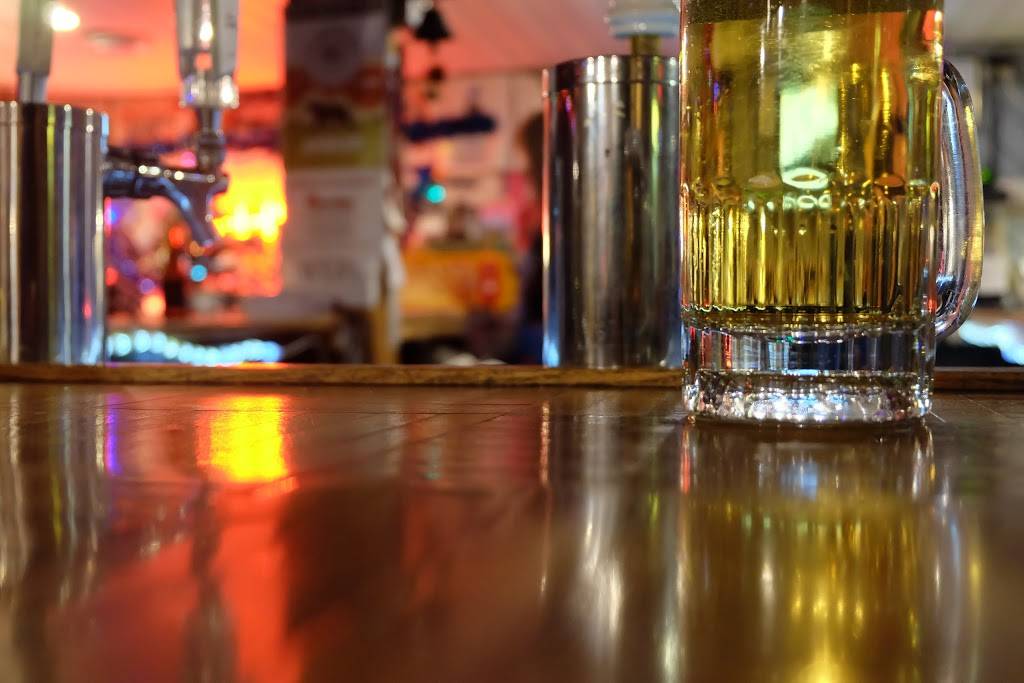 Colchester Bar & Grill | restaurant | 67 County Rd 50 W, Harrow, ON N0R 1G0, Canada | 5197386198 OR +1 519-738-6198