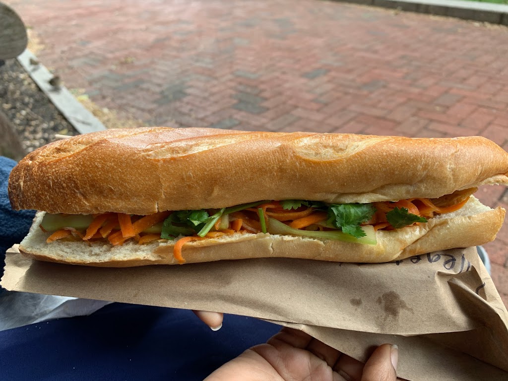 Banh Mi Cali | restaurant | 900 Arch St, Philadelphia, PA 19107, USA | 2159221132 OR +1 215-922-1132