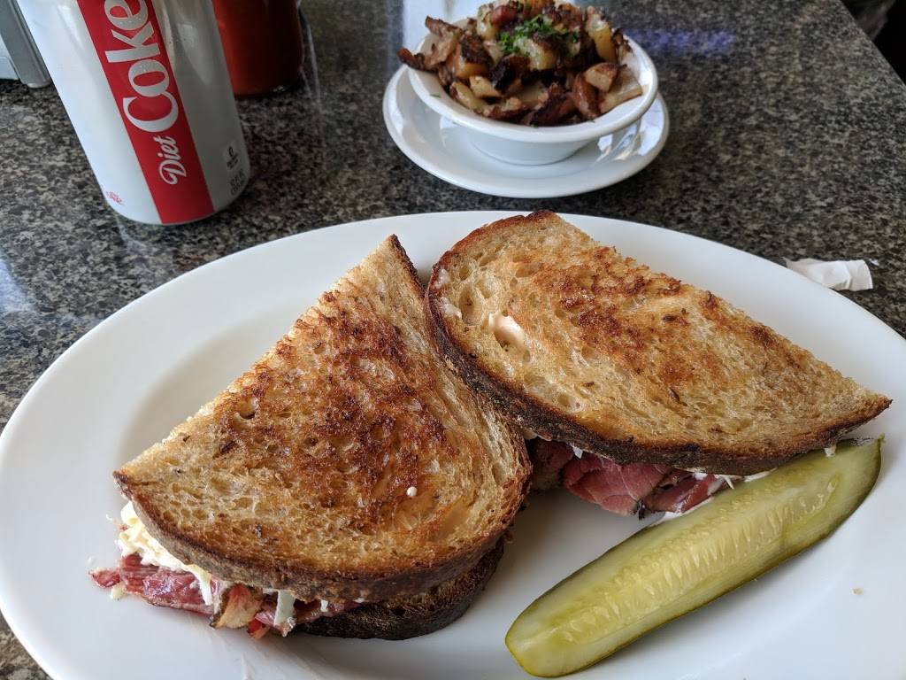 Stalzys Deli | restaurant | 2701 Atwood Ave, Madison, WI 53704, USA | 6082497806 OR +1 608-249-7806