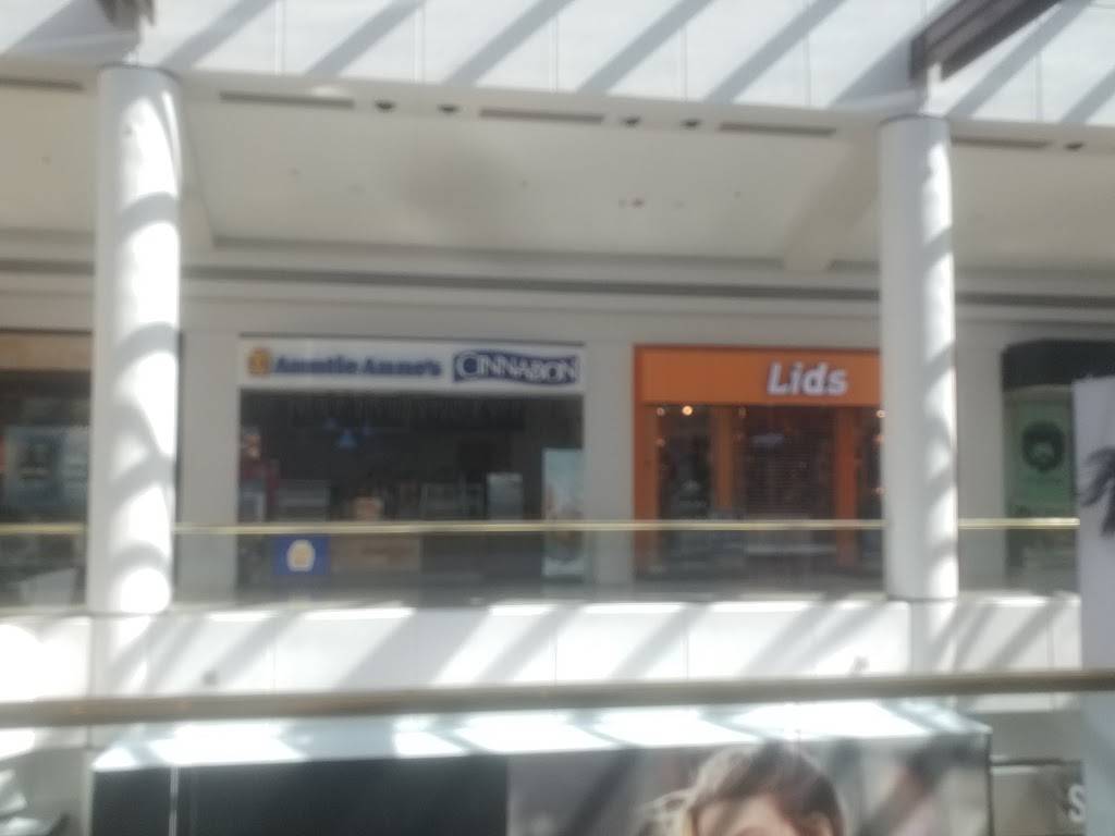 Auntie Annes | cafe | 7014 E Camelback Rd Space #2032, Scottsdale, AZ 85251, USA | 4809416900 OR +1 480-941-6900