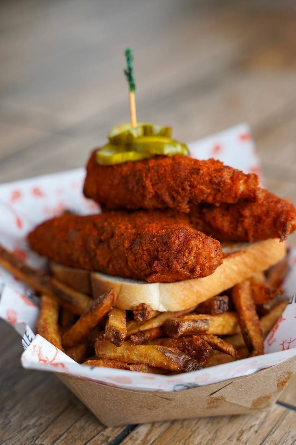 Fry the Coop | restaurant | 1529 W Chicago Ave, Chicago, IL 60642, USA | 3126006198 OR +1 312-600-6198