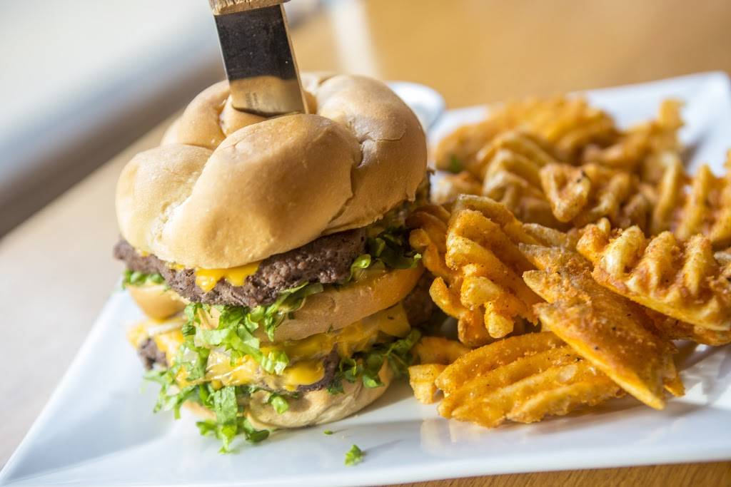 Waterhouse Tavern and Grill | restaurant | 3407 N Paulina St, Chicago, IL 60657, USA | 7738711200 OR +1 773-871-1200