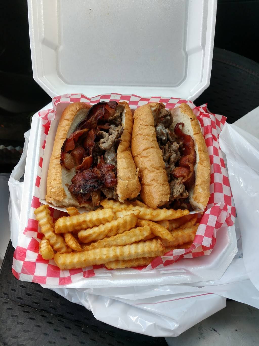 Big Mills Cheesesteaks | restaurant | 2111 NW 13th St, Gainesville, FL 32609, USA | 3522045122 OR +1 352-204-5122