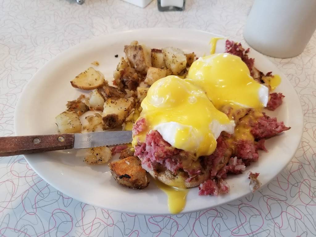 Fast Eddies Diner | restaurant | 320 Lafayette Rd, Hampton, NH 03842, USA | 6039262314 OR +1 603-926-2314