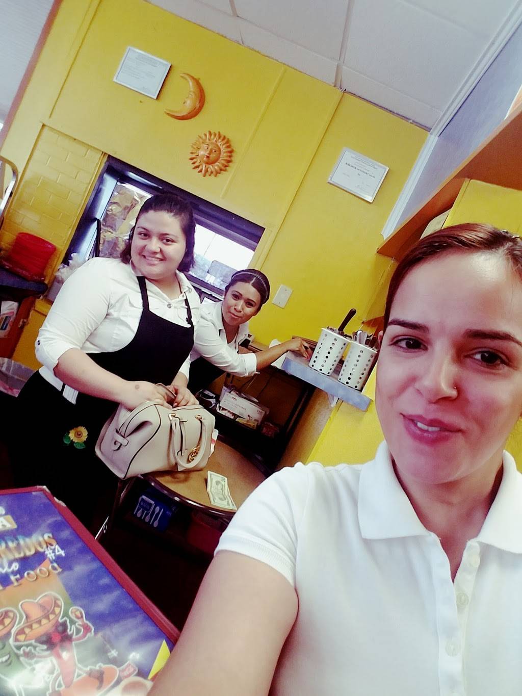 Taqueria Los Dos Laredo | restaurant | 1264 Austin Hwy, San Antonio, TX 78209, USA | 2108223110 OR +1 210-822-3110