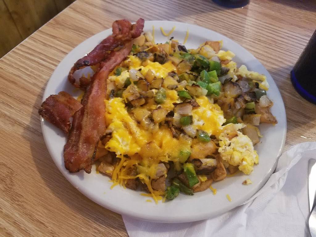 Country Roads Bistro | restaurant | 1344 Homestead Rd N, Lehigh Acres, FL 33936, USA | 2393694835 OR +1 239-369-4835