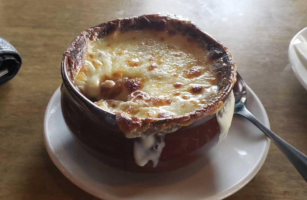 Pat OBriens | restaurant | 22385 E 10 Mile Rd, St Clair Shores, MI 48080, USA | 5867715715 OR +1 586-771-5715