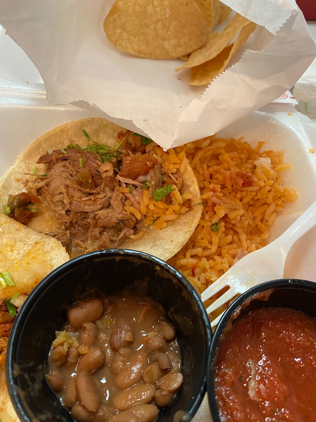 La Fuente Mexican Street Food | restaurant | 2450 Grand Blvd #214, Kansas City, MO 64108, USA | 8165036133 OR +1 816-503-6133
