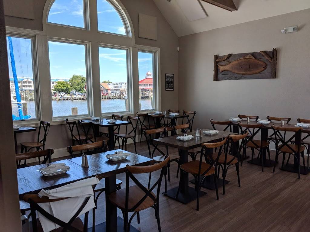 Gilligans Waterfront Restaurant | restaurant | 134 W Market St, Lewes, DE 19958, USA | 3026447230 OR +1 302-644-7230