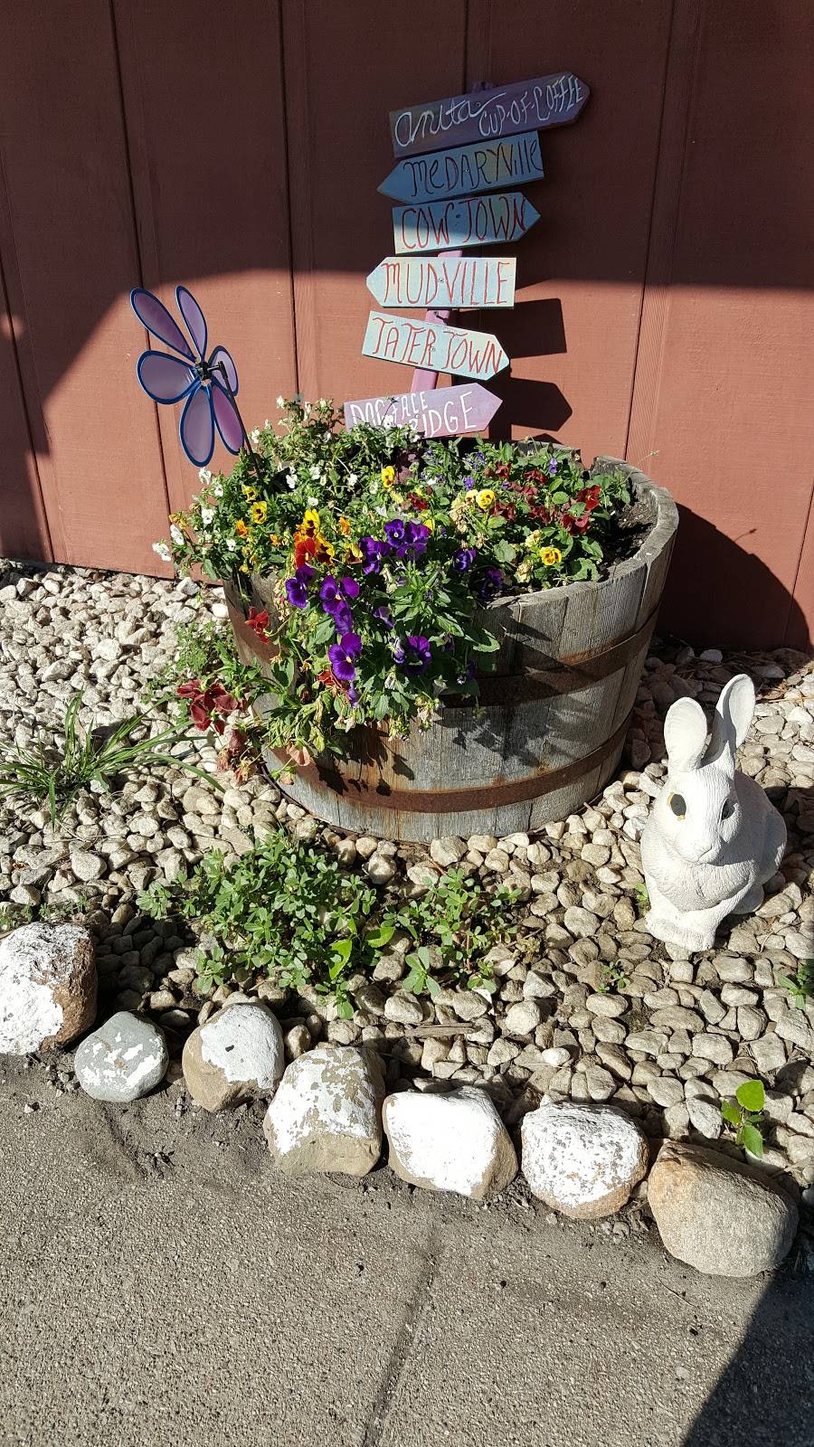 Anita Cup Of Coffee | restaurant | 503 US-421, Medaryville, IN 47957, USA | 2198430026 OR +1 219-843-0026