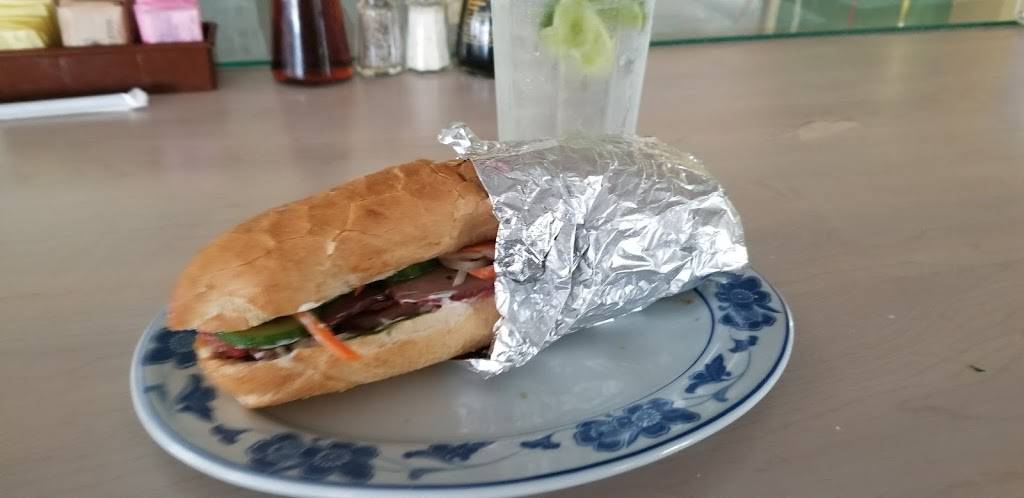 Saigon Bistro | restaurant | 600 S Yonge St # 16B, Ormond Beach, FL 32174, USA | 3866157302 OR +1 386-615-7302