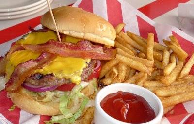 TGI Fridays | restaurant | 18001 Highwoods Preserve Pkwy, Tampa, FL 33647, USA | 8139712769 OR +1 813-971-2769