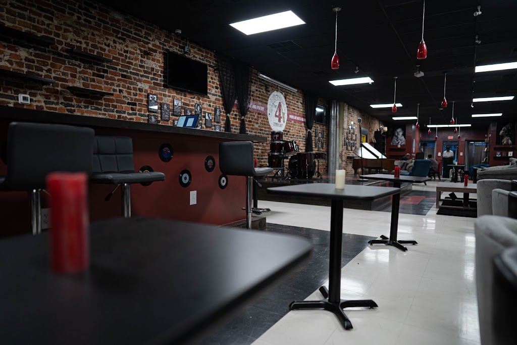 The 4 Cyber Cafe | restaurant | 4 W Broad St, Richmond, VA 23220, USA | 8044473977 OR +1 804-447-3977