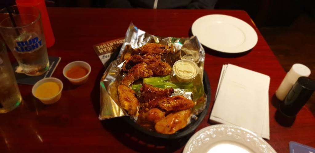 Hurricane Maggies Bar and Grill | restaurant | 7710 N Kings Hwy, Myrtle Beach, SC 29572, USA | 8434975000 OR +1 843-497-5000