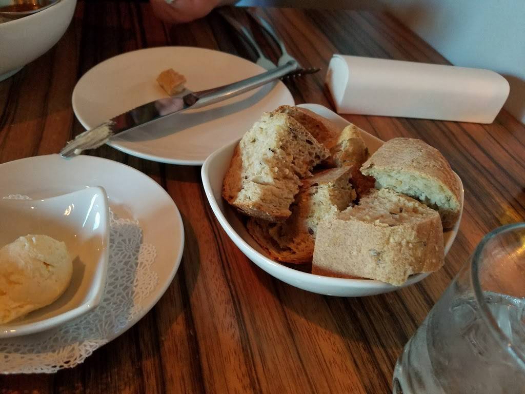 Blue Water Grille | restaurant | 126 E State Ave, High Point, NC 27262, USA | 3368861010 OR +1 336-886-1010