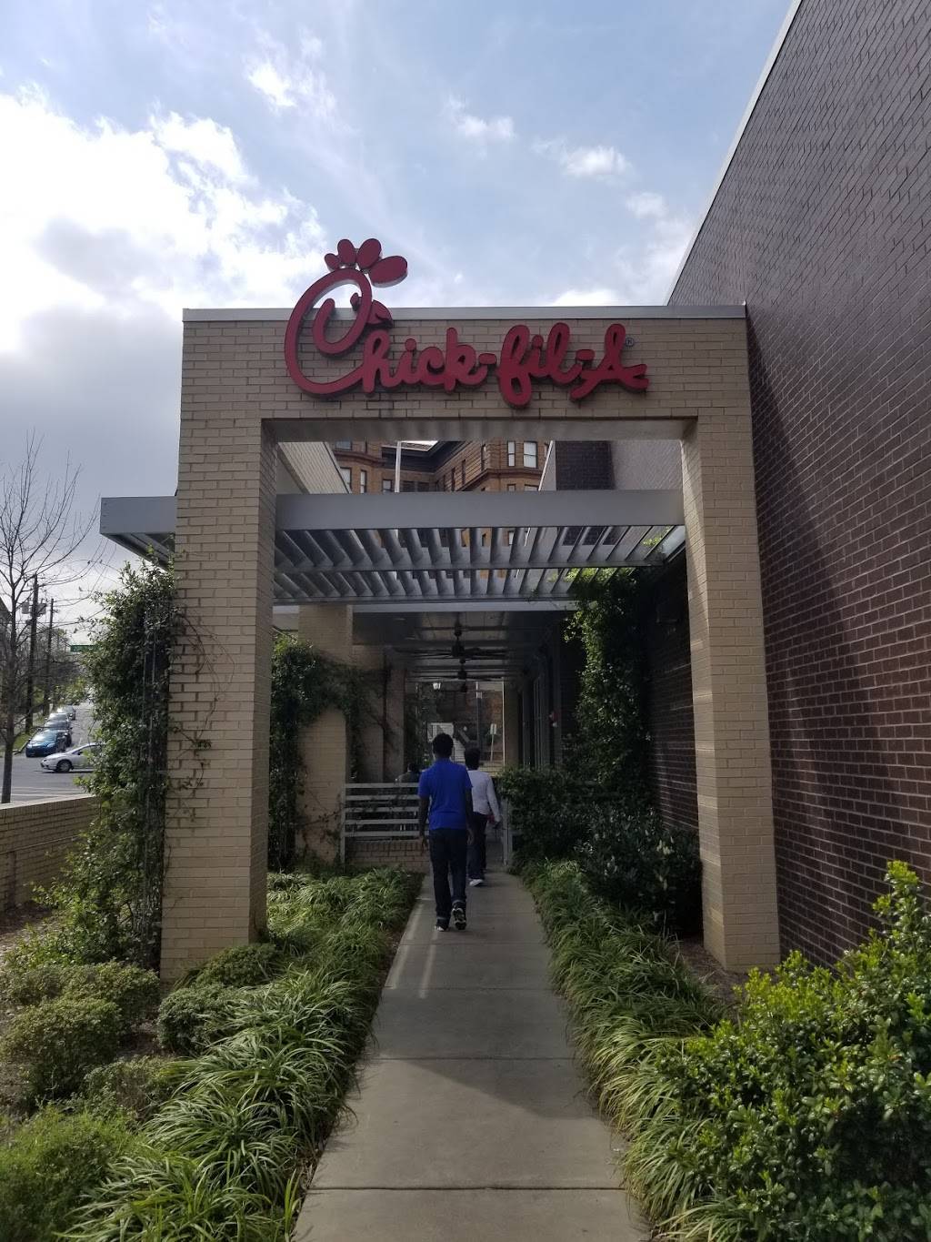 Chick-fil-A | restaurant | 2014 McFarland Blvd E, Tuscaloosa, AL 35404, USA | 2057529999 OR +1 205-752-9999