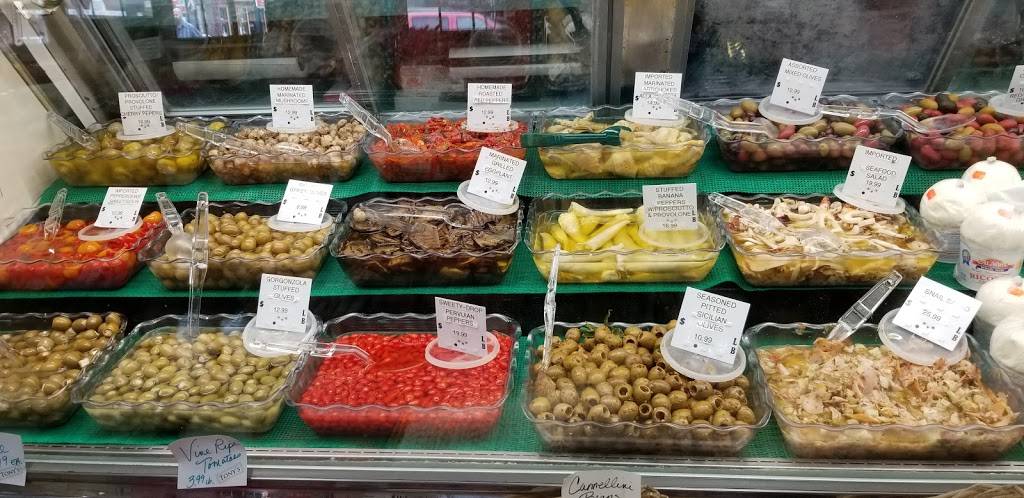 Tonys Colonial Food | restaurant | 311 Atwells Ave, Providence, RI 02903, USA | 4016218675 OR +1 401-621-8675