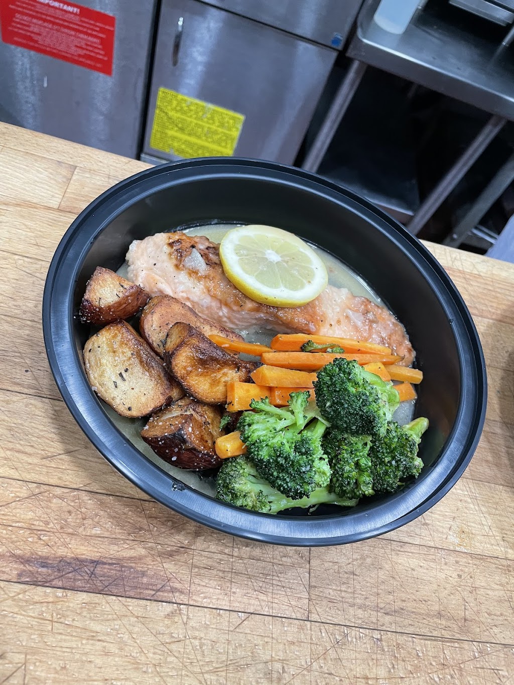 Ricky & Maria Pizza and Pasta | restaurant | 6613 Ridge Ave, Philadelphia, PA 19128, USA | 2154826500 OR +1 215-482-6500