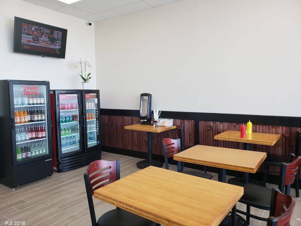 Dog house grill and ice cream parlor | restaurant | 117 Washington Ave, North Haven, CT 06473, USA | 2033905128 OR +1 203-390-5128