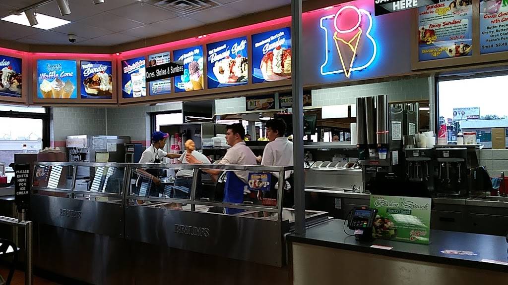 Braums Ice Cream and Burger Restaurant | restaurant | 3100 S Harrah Rd, Harrah, OK 73045, USA | 4053914700 OR +1 405-391-4700