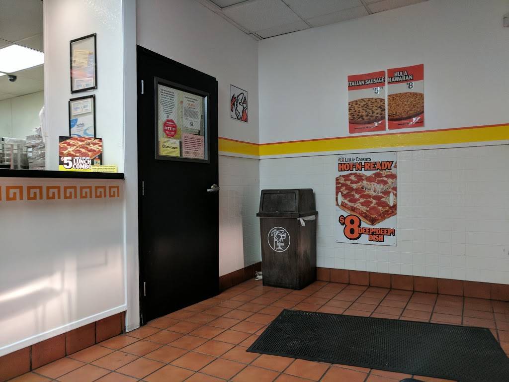Little Caesars Pizza | meal takeaway | 20152 Outer Hwy 18 N, Apple Valley, CA 92307, USA | 7609462011 OR +1 760-946-2011
