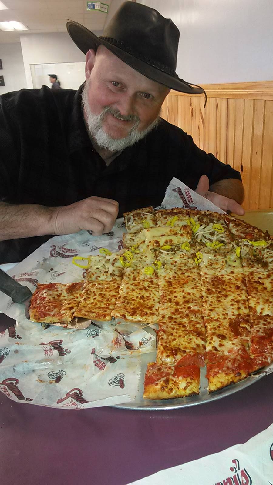 Giovannis Pizza | restaurant | 1925 11th St, Portsmouth, OH 45662, USA | 7403553922 OR +1 740-355-3922