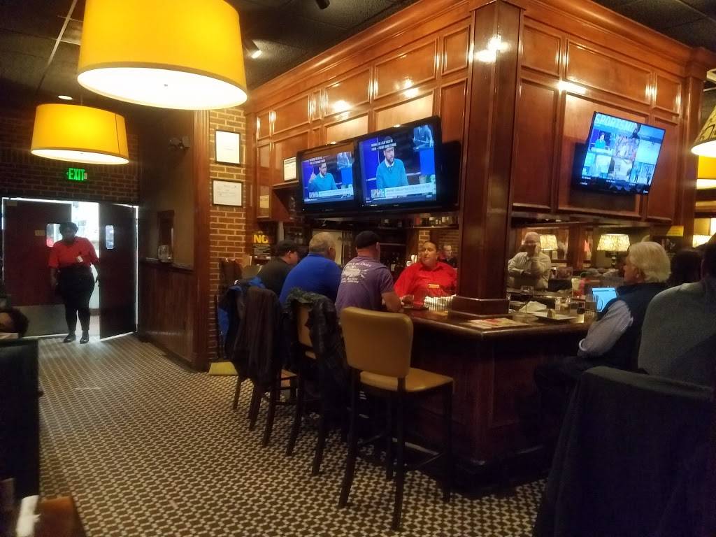 Ruby Tuesday | restaurant | 8680 Bartram Ave, Philadelphia, PA 19153, USA | 2153657587 OR +1 215-365-7587