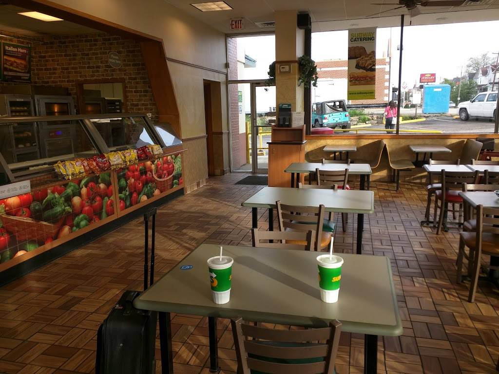 Subway Restaurants | restaurant | 217 Jefferson Ave, Washington, PA 15301, USA | 7242223959 OR +1 724-222-3959