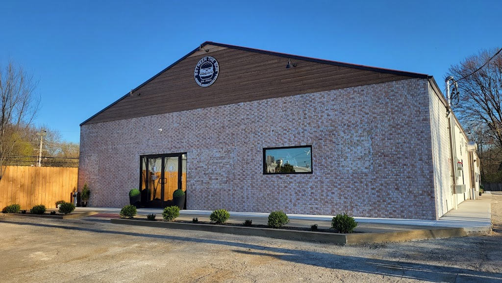 Between The Bun Burgers Milk Shakes and Cocktails | restaurant | 34445 Center Ridge Rd, North Ridgeville, OH 44039, USA | 4402818885 OR +1 440-281-8885