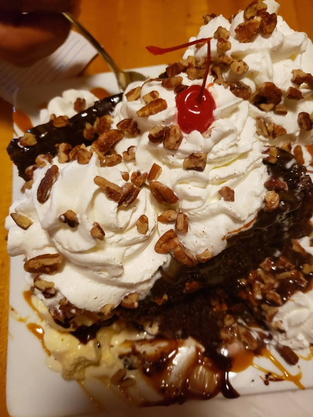 Donatellis | restaurant | 2692 Co Rd E East, St Paul, MN 55110, USA | 6517779199 OR +1 651-777-9199