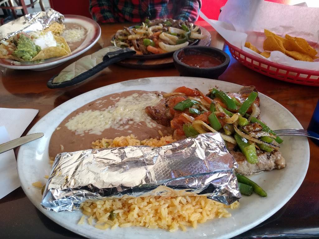 Cactus Mexican Grill & Cantina | restaurant | 245 S Gilbert St, Iowa City, IA 52240, USA | 3193385647 OR +1 319-338-5647