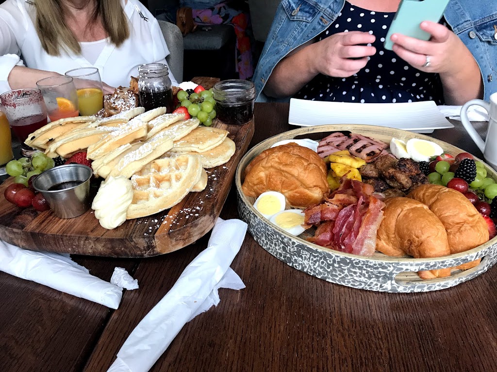 Board & Bar Charcuterie | restaurant | 208 W Water St #6, Syracuse, NY 13202, USA | 3154976229 OR +1 315-497-6229