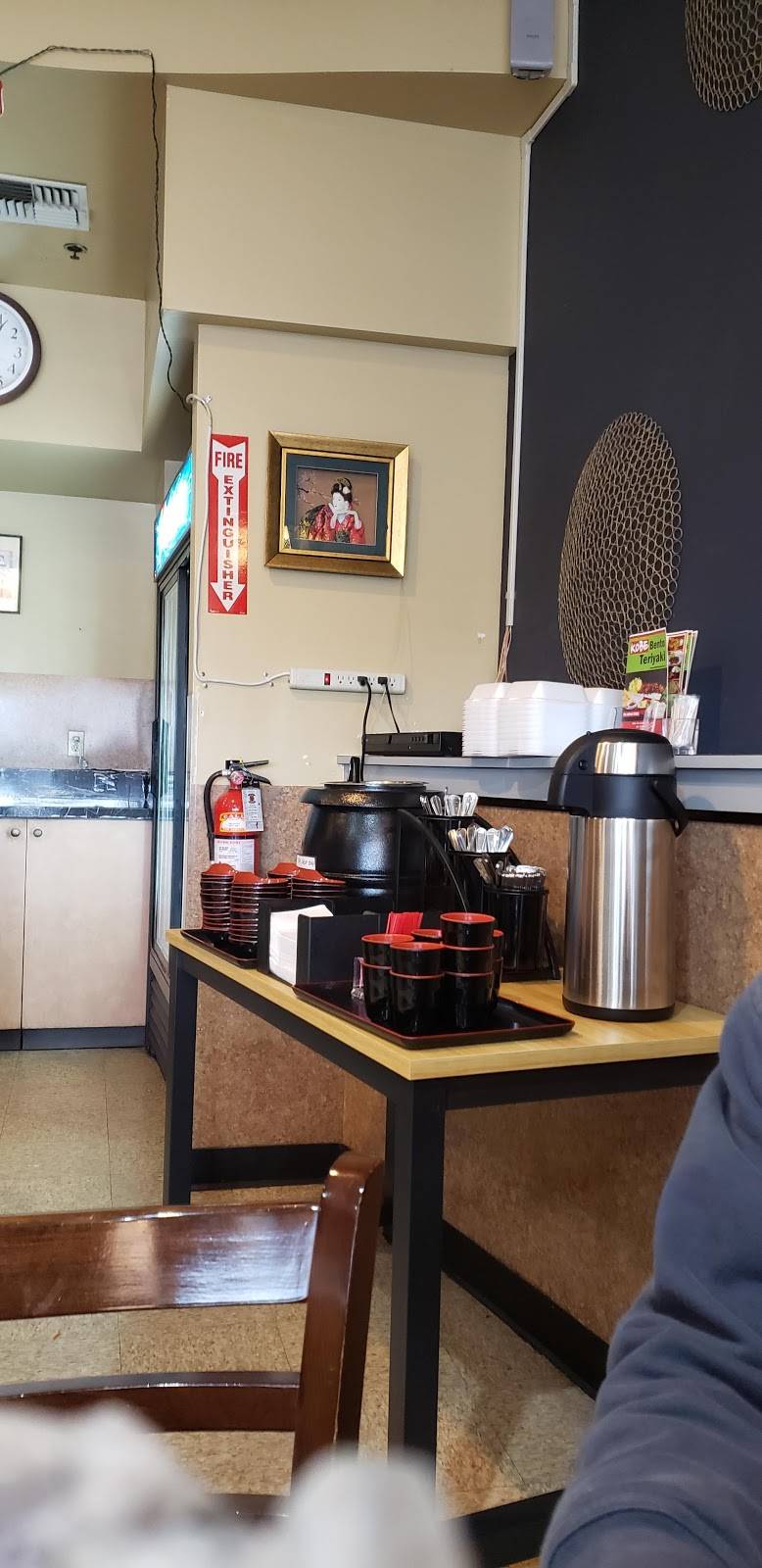 Kobe Teriyaki | restaurant | 18336 Aurora Ave N ste 106, Shoreline, WA 98133, USA | 2065331927 OR +1 206-533-1927