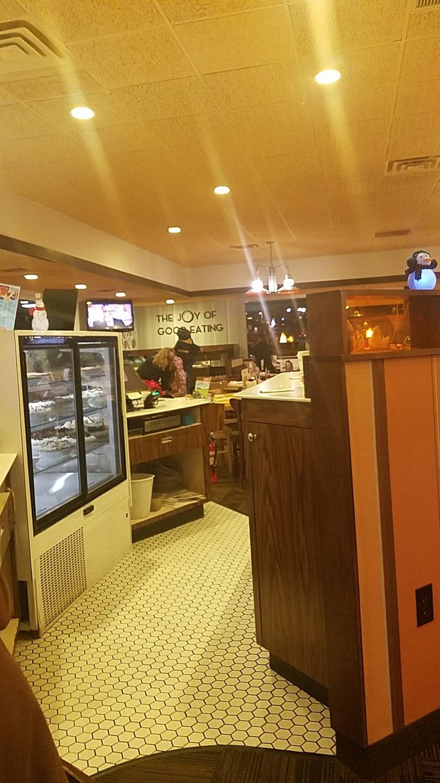 Village Inn | bakery | 1940 John F Kennedy Rd, Dubuque, IA 52001, USA | 5635560893 OR +1 563-556-0893