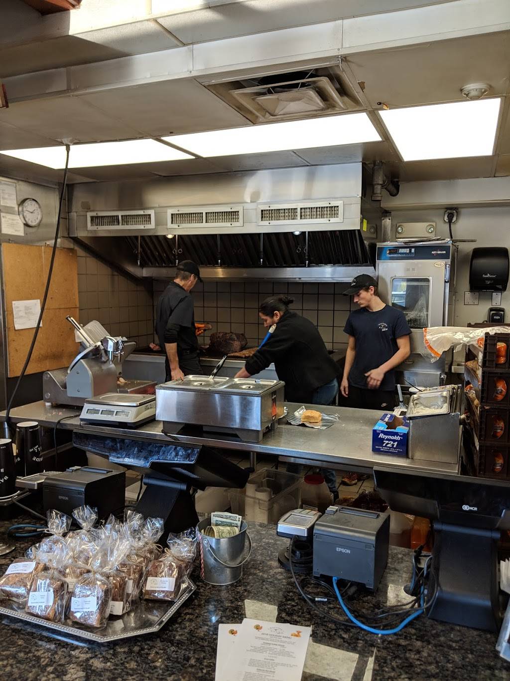 Bayside Bull | restaurant | 108 W Central Ave, Edgewater, MD 21037, USA | 4109566009 OR +1 410-956-6009