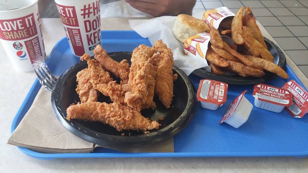 KFC | restaurant | 1705 N, Emmet St N, Charlottesville, VA 22901, USA | 4342955158 OR +1 434-295-5158