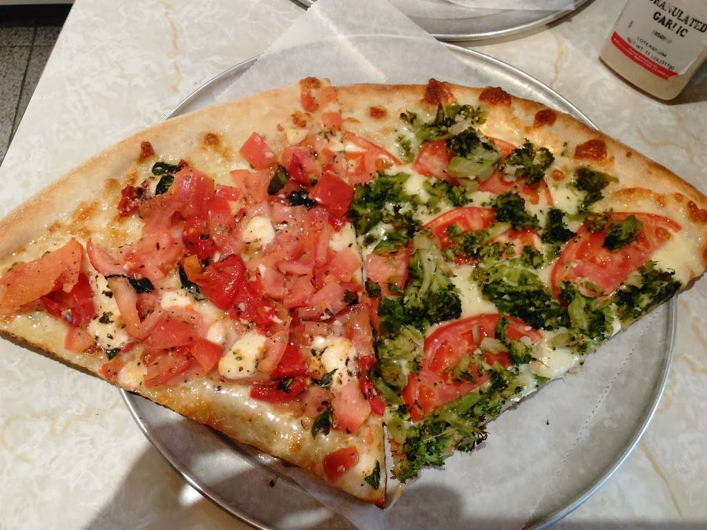 Mama Lenas Restaurant & Pizza | restaurant | 28 W Pond Rd, Perth Amboy, NJ 08861, USA | 7324423636 OR +1 732-442-3636