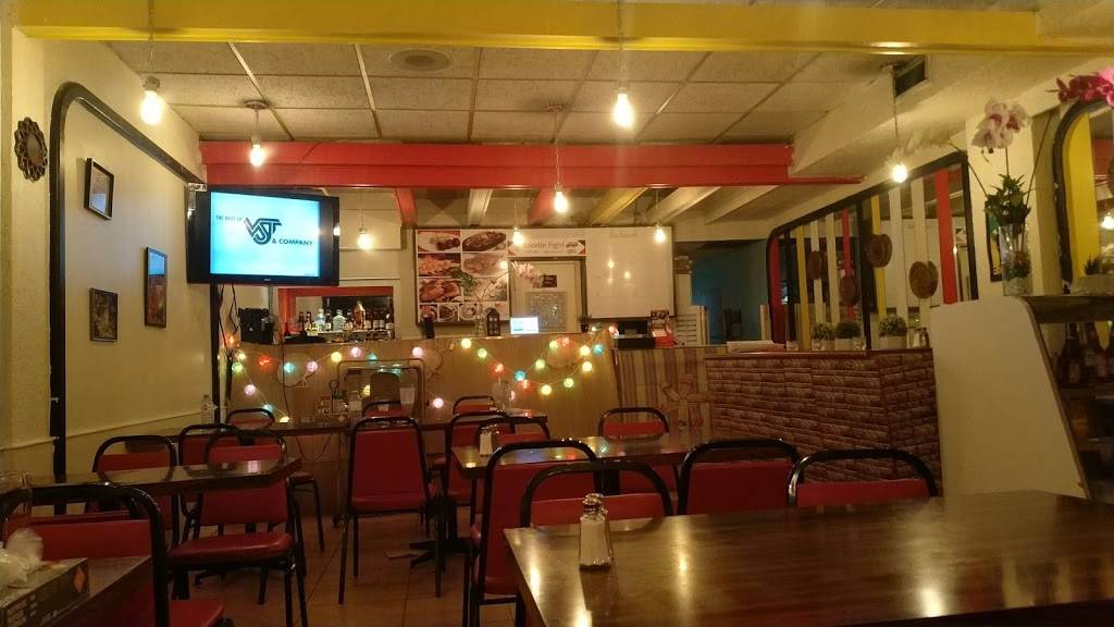 Boodle Fight | restaurant | 937 Danforth Ave, Toronto, ON M4J 1L8, Canada | 4169018460 OR +1 416-901-8460