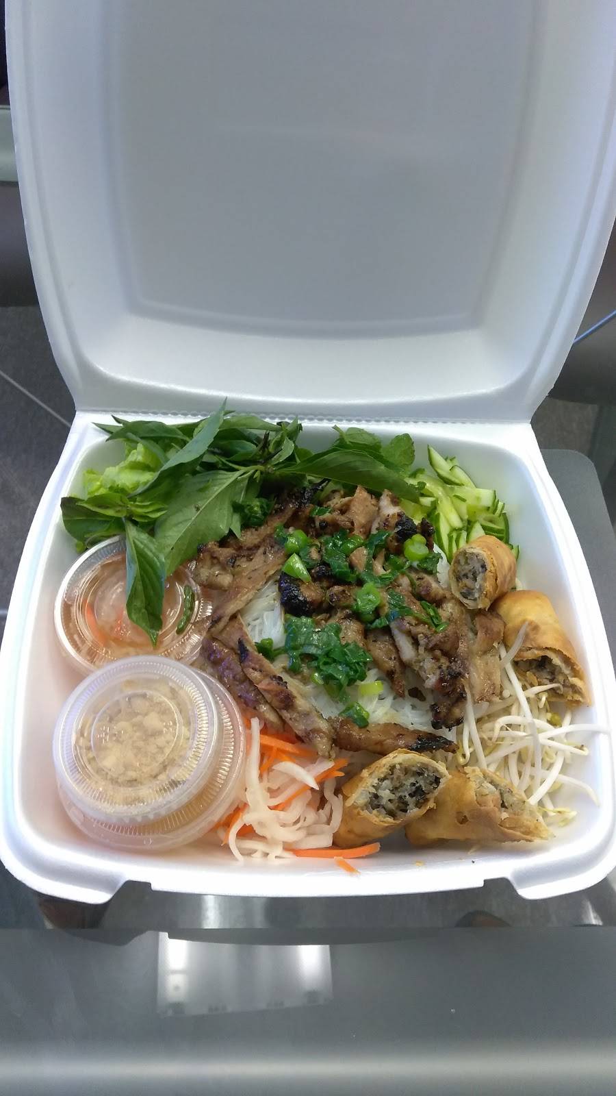 B2US Restaurant | restaurant | 13220 N Cleveland Ave, North Fort Myers, FL 33903, USA | 2392407418 OR +1 239-240-7418