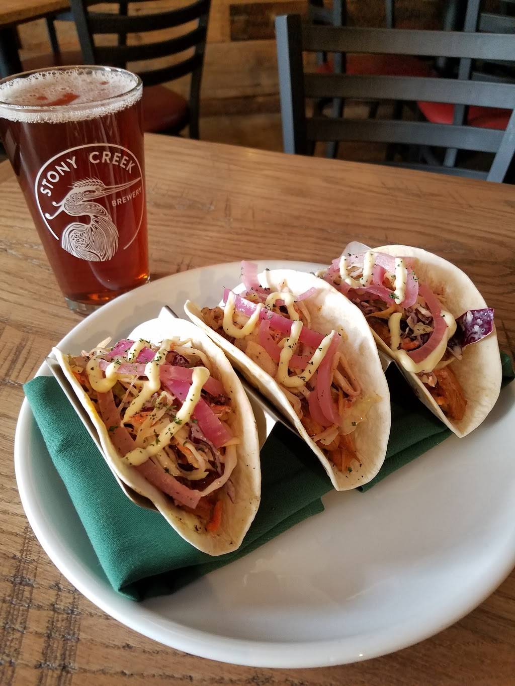 Friar Tucks Tavern | restaurant | 12 Water St, Mystic, CT 06355, USA | 8605726069 OR +1 860-572-6069